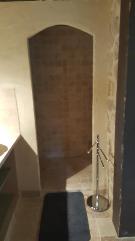 Le Donjon Des Combes Et Son Spa Fayence Rum bild