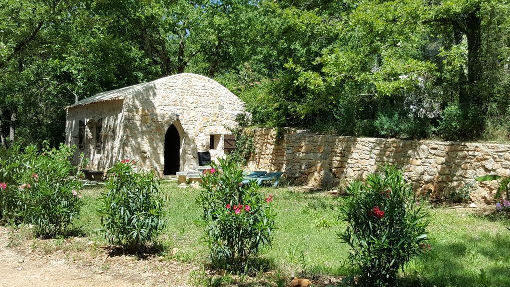 Le Donjon Des Combes Et Son Spa Fayence Exteriör bild