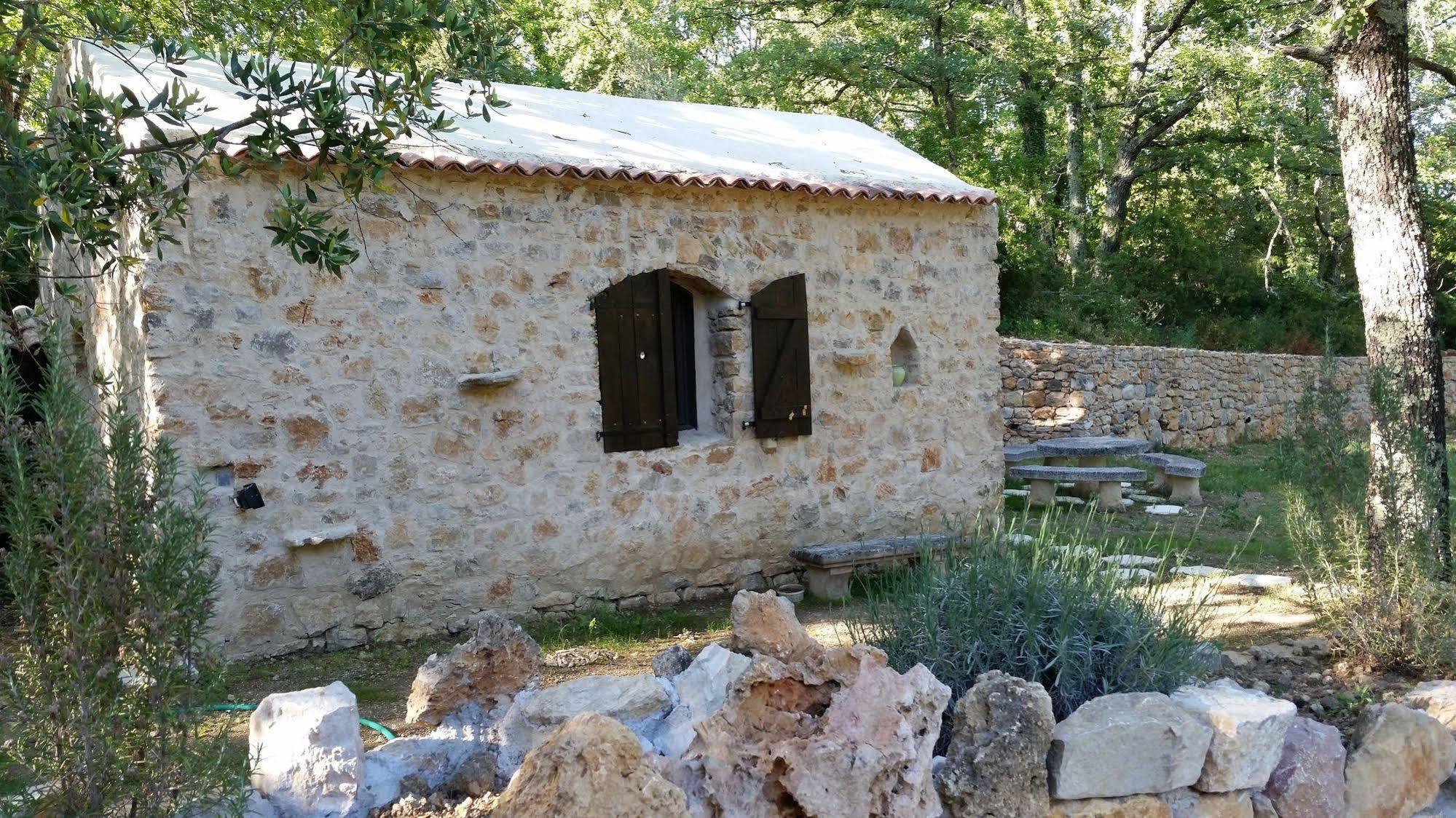 Le Donjon Des Combes Et Son Spa Fayence Exteriör bild