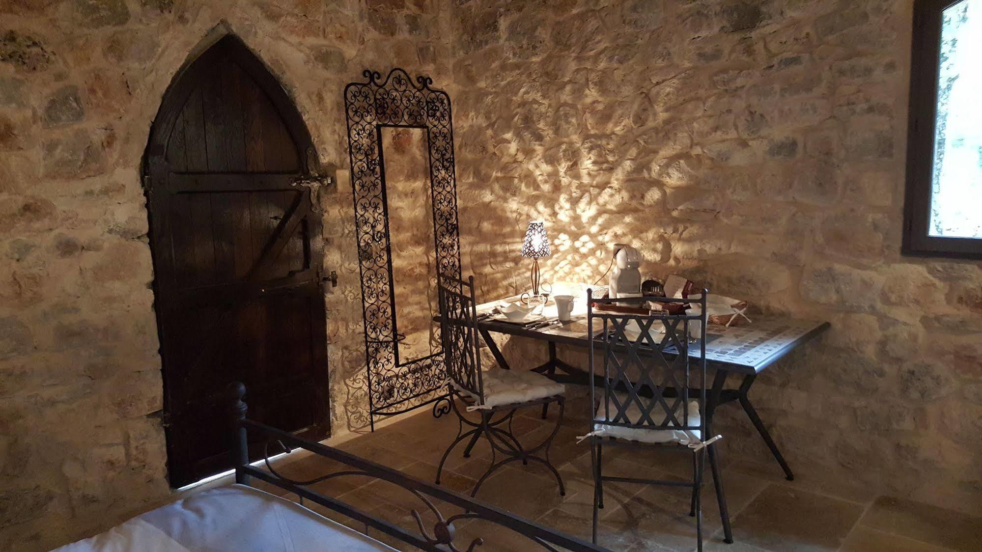 Le Donjon Des Combes Et Son Spa Fayence Exteriör bild