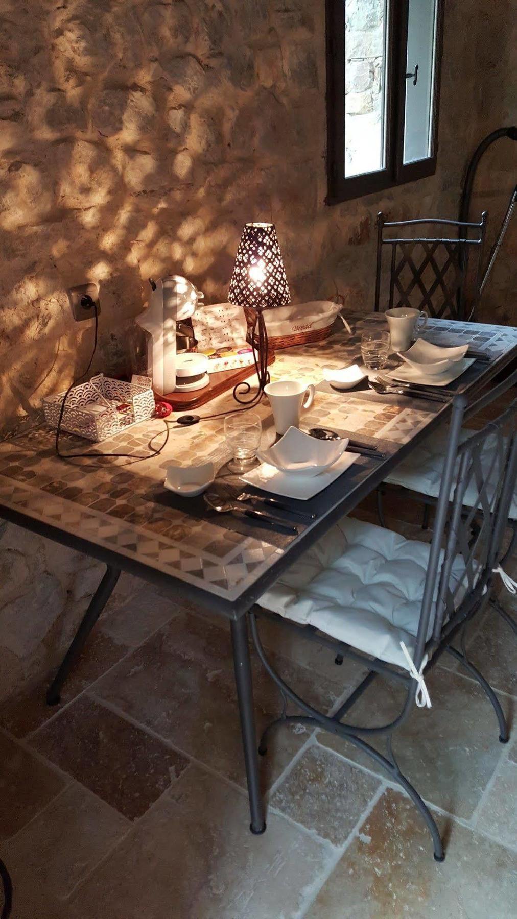 Le Donjon Des Combes Et Son Spa Fayence Exteriör bild