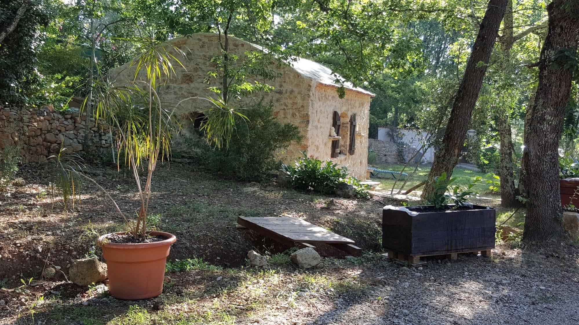 Le Donjon Des Combes Et Son Spa Fayence Exteriör bild