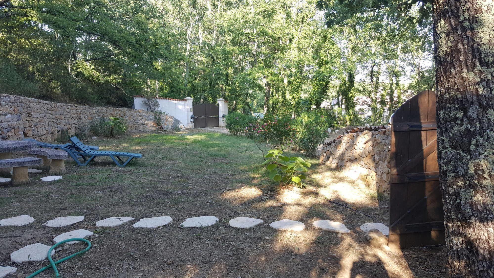 Le Donjon Des Combes Et Son Spa Fayence Exteriör bild