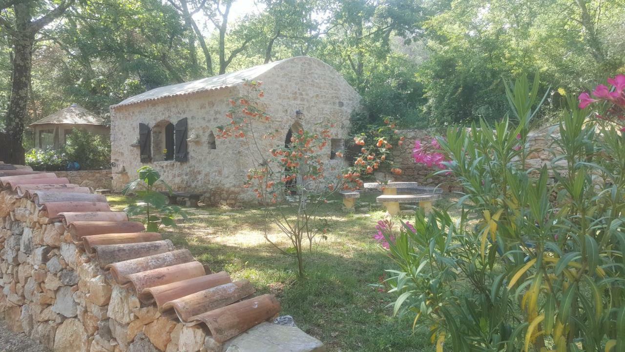 Le Donjon Des Combes Et Son Spa Fayence Exteriör bild